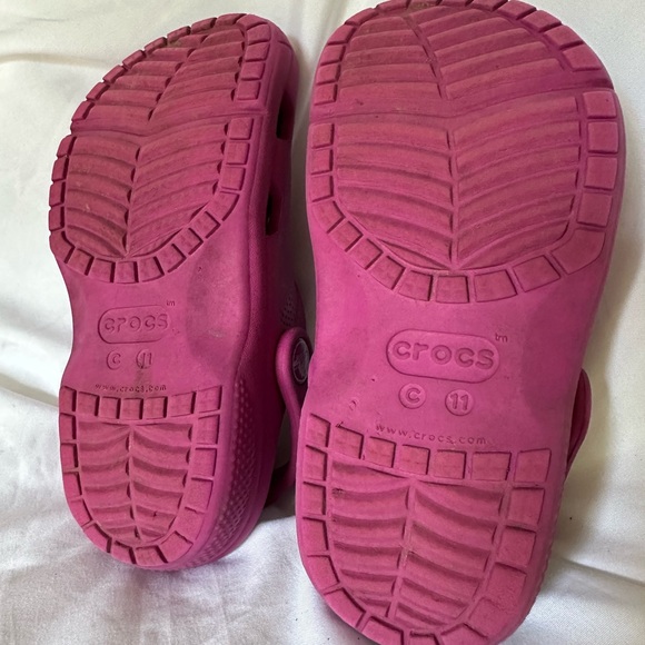 Classic CROCS deep pink/magenta child’s size 11 - Picture 2 of 4